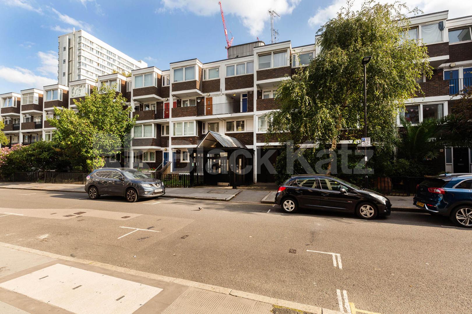 perfect for 3 sharers who want to be in zone 1 location Banner Street, Old Street